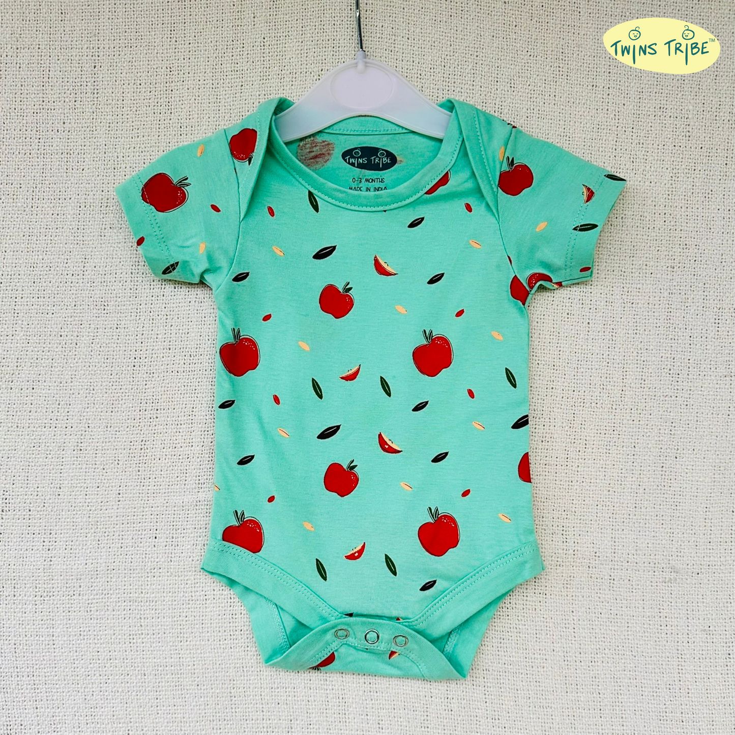 TwinsTribe Twins Onesie Set – Apples & Oranges