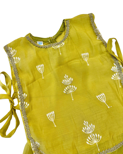 Mogra Mehendi – Green Embroidered Mul Chanderi Kurta Pajama & Three-Piece Palazzo Set for Twins– TwinsTribe X Chhutkan Diwali Edit